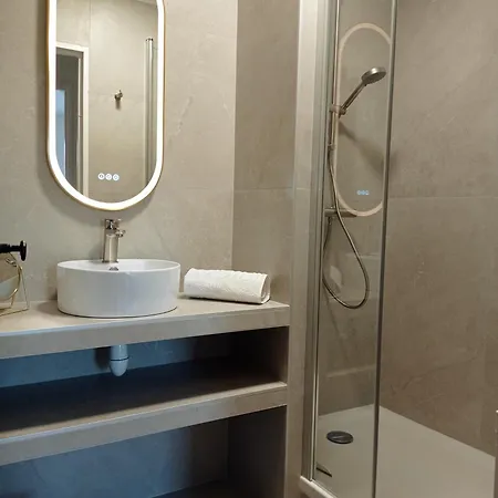 Bleu Cassis-vintage -3 Ch- Magnifique Vue Mer- Parking Gratuit Et Jardin